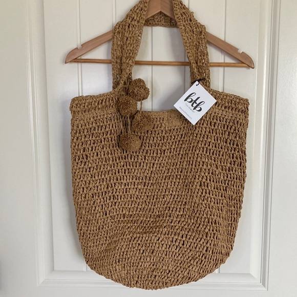 Beyond the Beach Straw Bag Purse Tote Lined Tan Boho Pom Poms NWT - Picture 1 of 11
